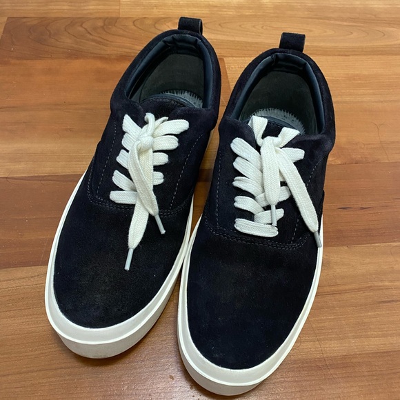 Black Fear of God Trainers - Picture 3 of 6